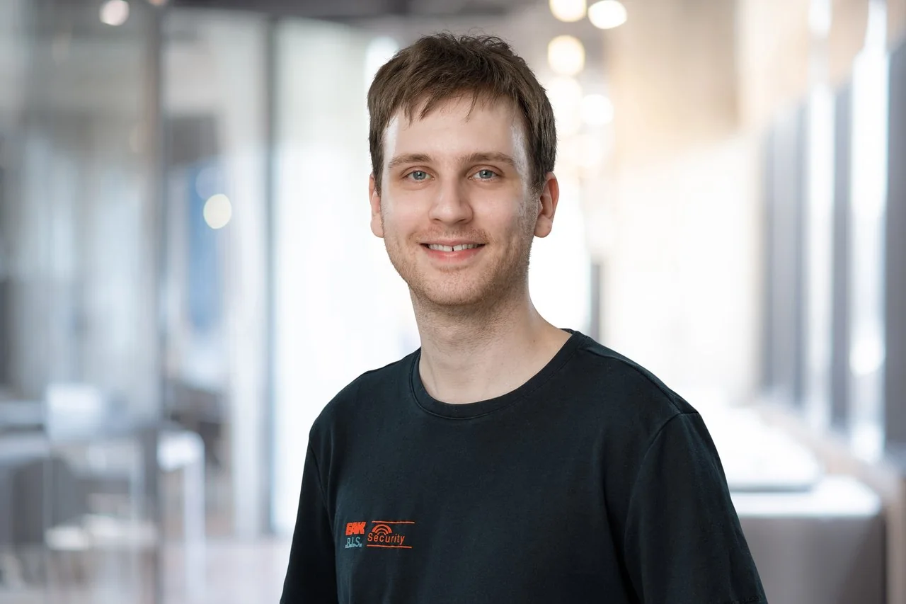 Jannik Joos — EAK Security Jannik Joos, Staatl. gepr. Techniker · Projektleiter bei der EAK Security GmbH & Co. KG